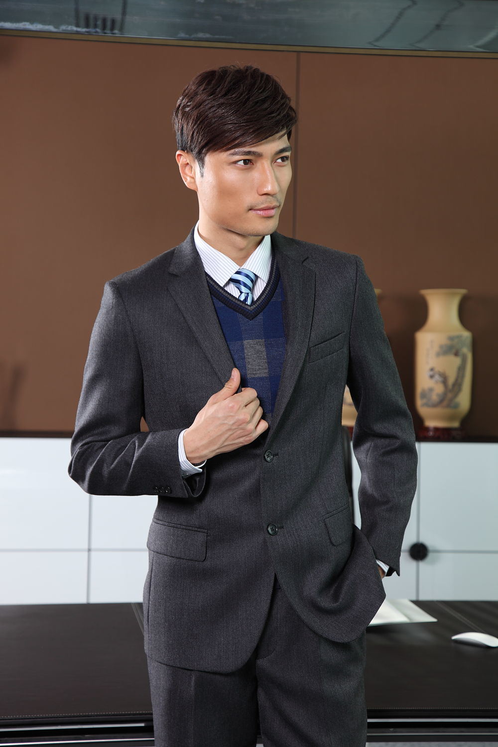 男士職業(yè)西服設(shè)計